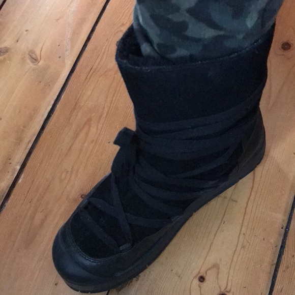 A7EIJE leather and shearling boots - Picture 3 of 10